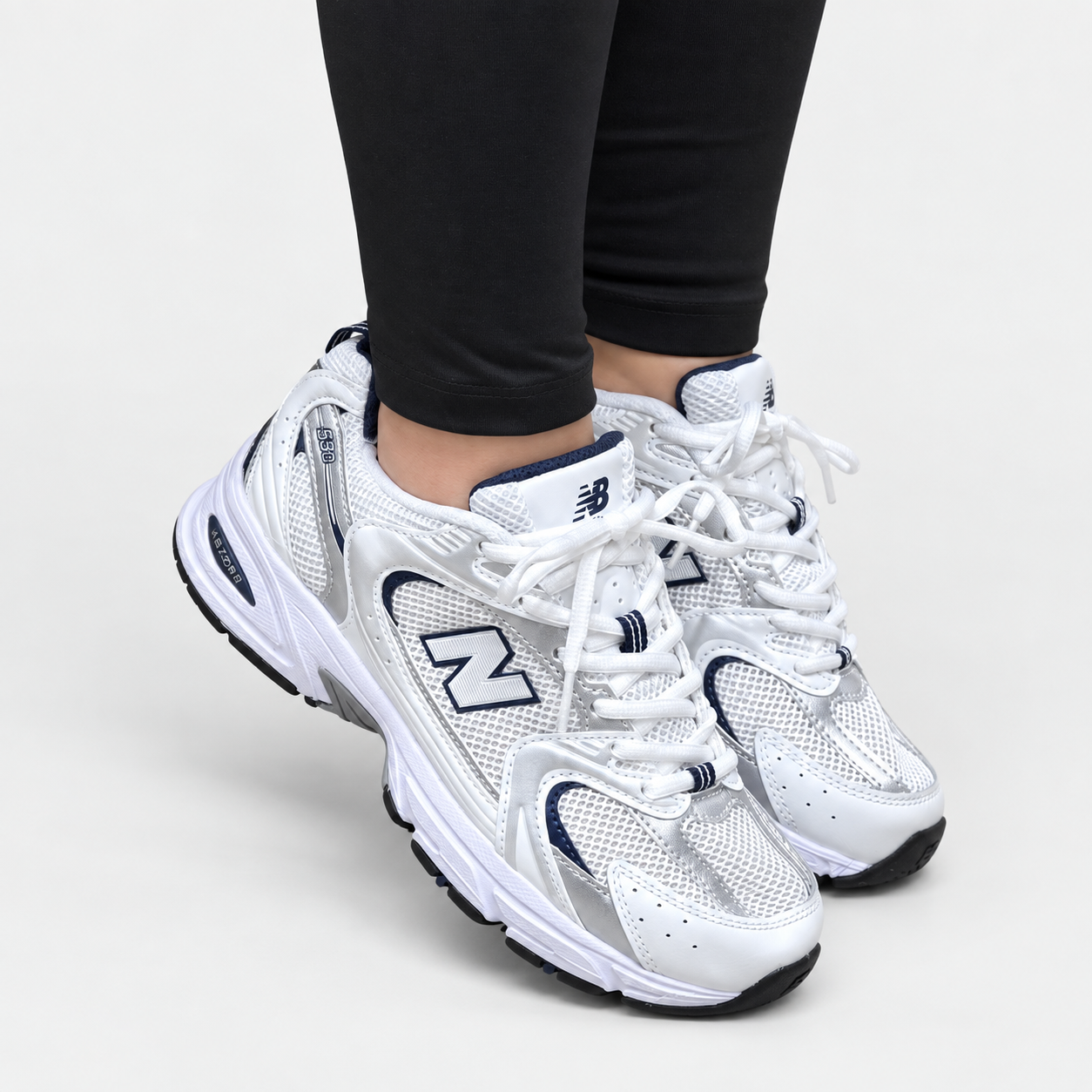 New Balance 530 blanco plata y azul
